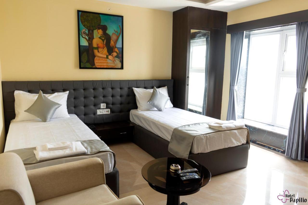 Hotel Papilio Malda Bagian luar foto