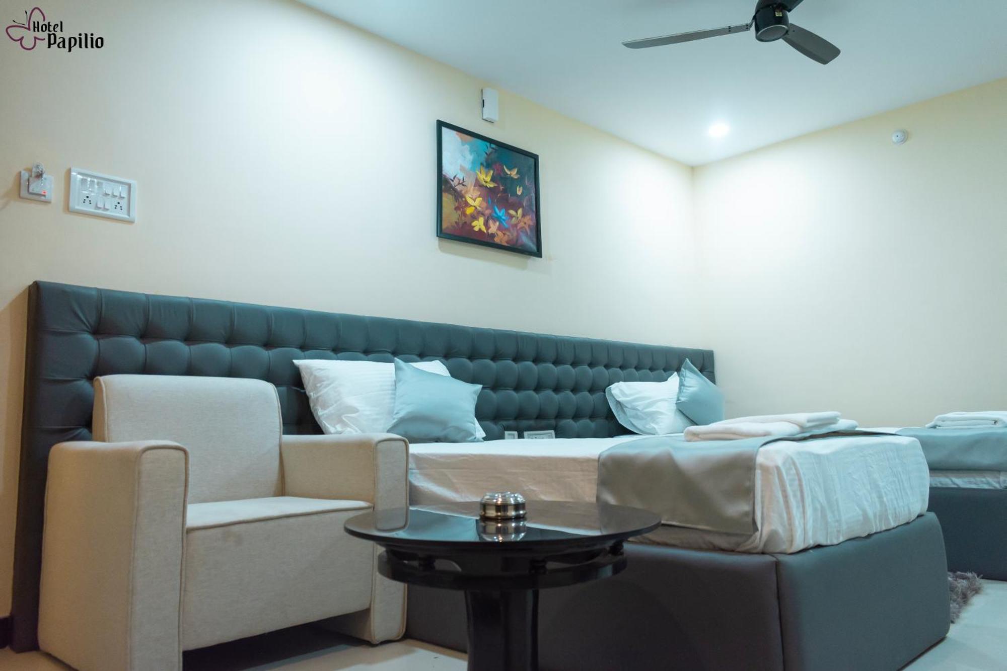 Hotel Papilio Malda Bagian luar foto