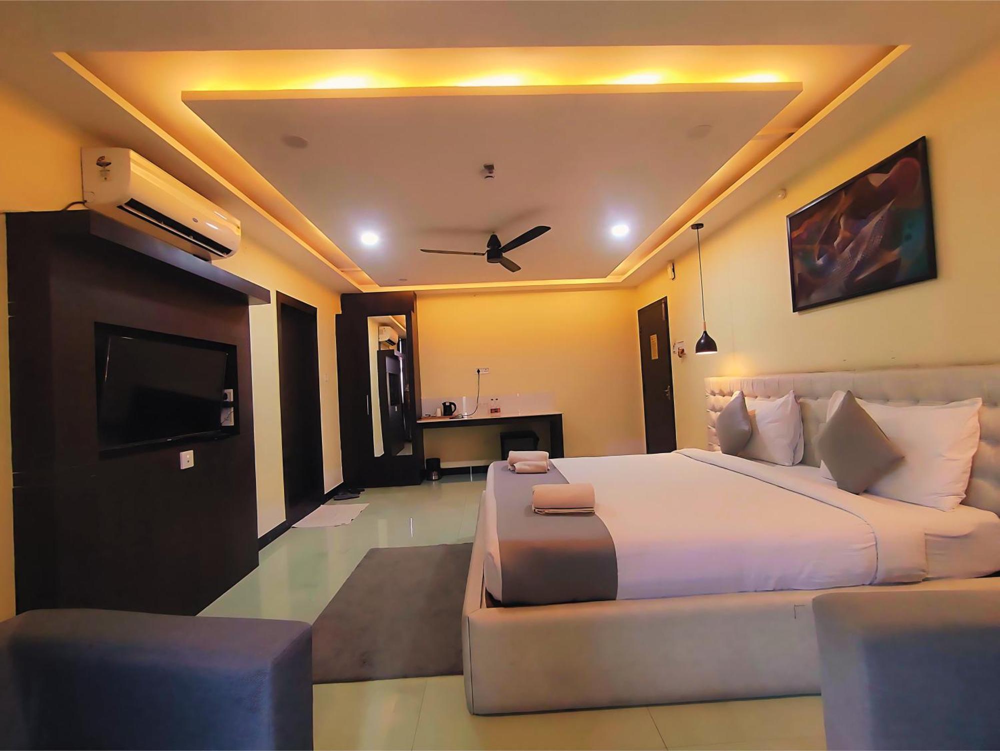 Hotel Papilio Malda Bagian luar foto