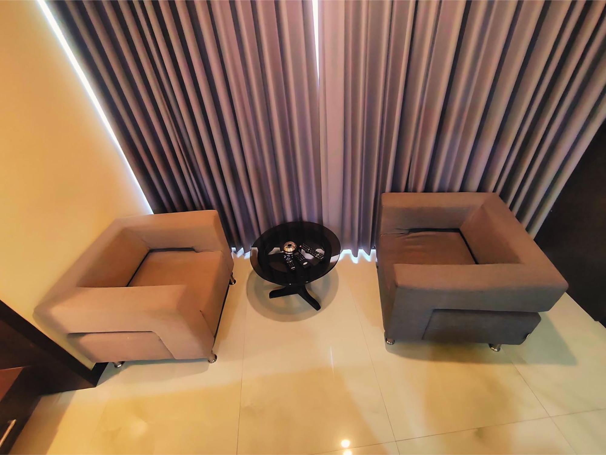 Hotel Papilio Malda Bagian luar foto