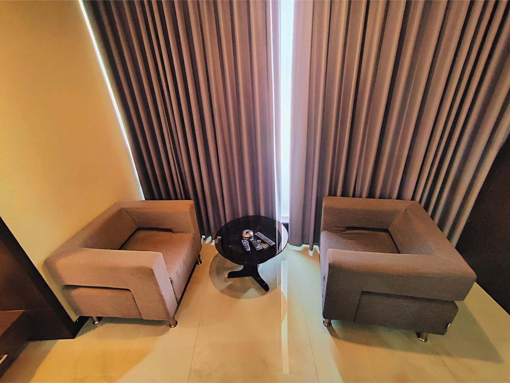 Hotel Papilio Malda Bagian luar foto
